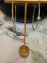 Load image into Gallery viewer, 18 kt Gold Plated Hoop Earrings