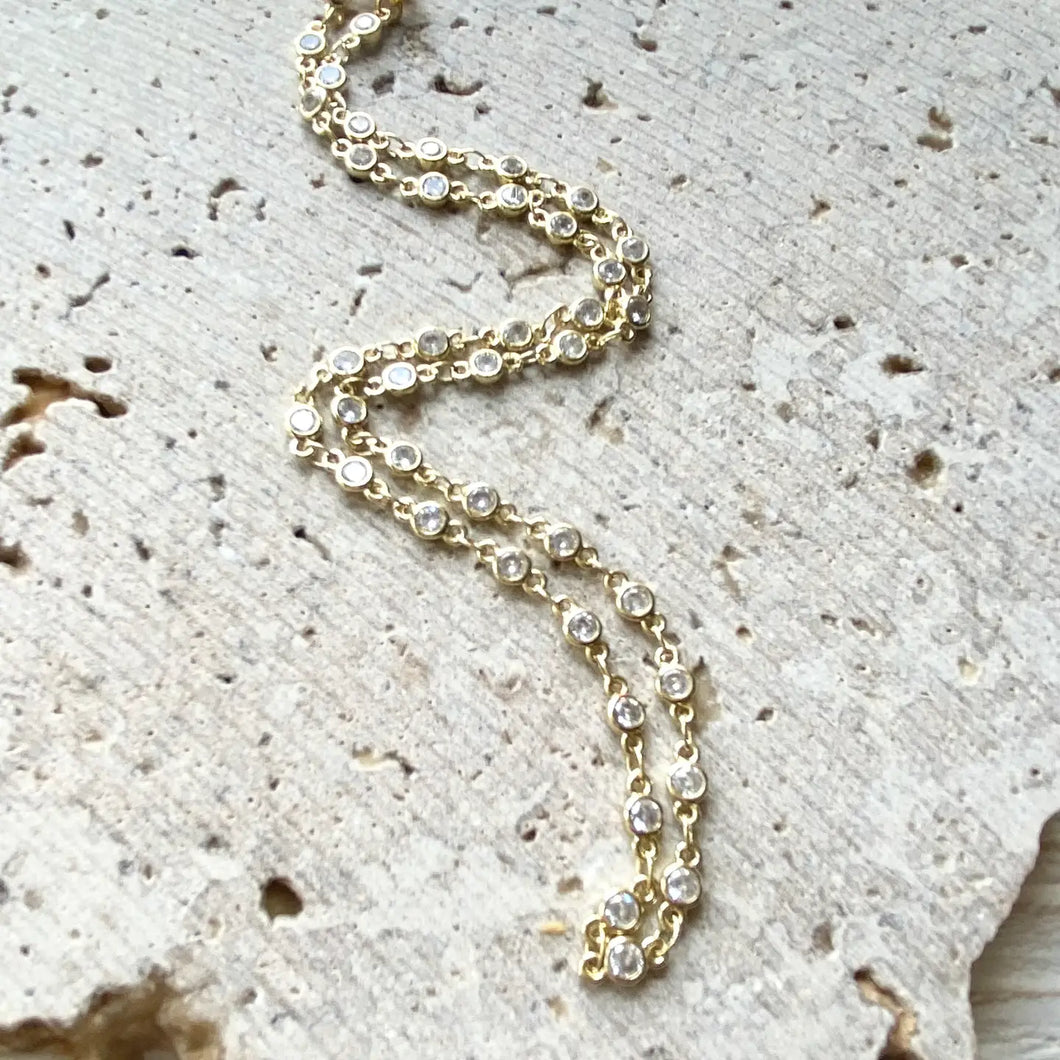 Gold Crystal Bezel Necklace – Elegant Chain with Round Stones