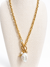 Load image into Gallery viewer, Fresh Water Pearl Star Necklace