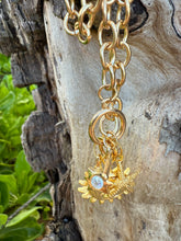 Cargar imagen en el visor de la galería, Gold Charm Necklace- Sun, Star &amp; Starfish Pendant Chain