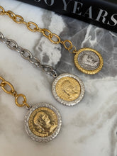 Cargar imagen en el visor de la galería, Gold Roman Medallion Bracelet- Bold Statement Chain