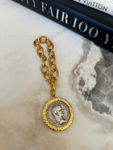 Cargar imagen en el visor de la galería, Gold Roman Medallion Bracelet- Bold Statement Chain