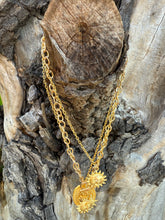 Cargar imagen en el visor de la galería, Gold-Plated Sun Face Pendant Necklace