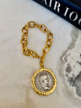 Cargar imagen en el visor de la galería, Gold Roman Medallion Bracelet- Bold Statement Chain