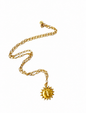 Cargar imagen en el visor de la galería, Gold-Plated Sun Face Pendant Necklace