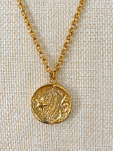 Cargar imagen en el visor de la galería, Celestial Coin Medallion Necklace