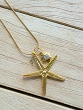 Cargar imagen en el visor de la galería, Golden Starfish Necklace