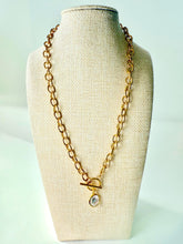 Cargar imagen en el visor de la galería, Swarvoski Crystal Toggle Chain Necklace