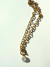 Cargar imagen en el visor de la galería, Swarvoski Crystal Toggle Chain Necklace