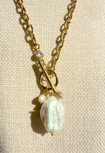 Cargar imagen en el visor de la galería, Fresh Water Pearl Star Necklace