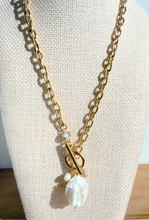 Cargar imagen en el visor de la galería, Fresh Water Pearl Star Necklace