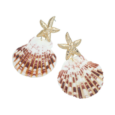 Statement earrings with natural scallop shells and gold starfish studs – beach-ready bold jewelry.
