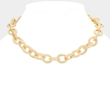 Cargar imagen en el visor de la galería, Textured Open Metal Oval Link Collar Necklace