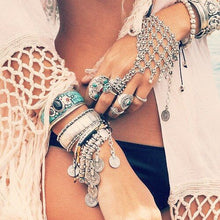 Cargar imagen en el visor de la galería, Gypsy Silver Finger Chain Bracelet